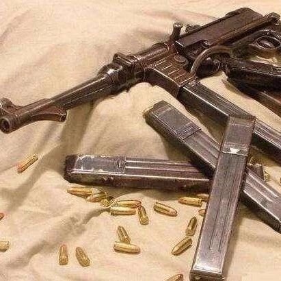 咆哮飓风stg44-STG44：二战战场上的猛兽，步枪界的摇